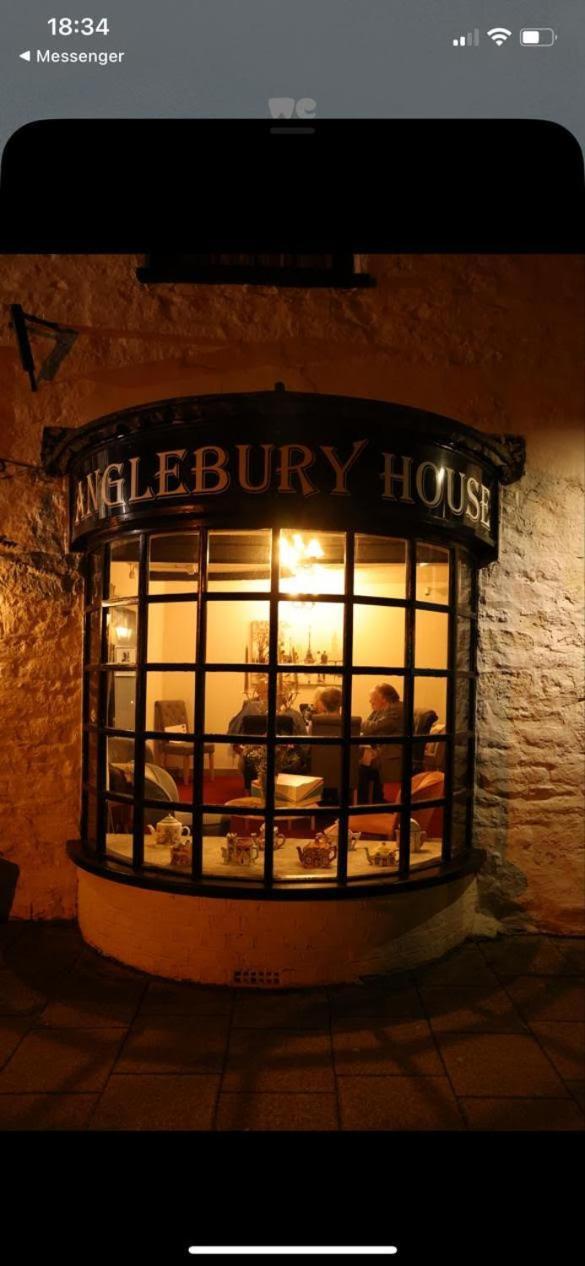 Anglebury House Guest house